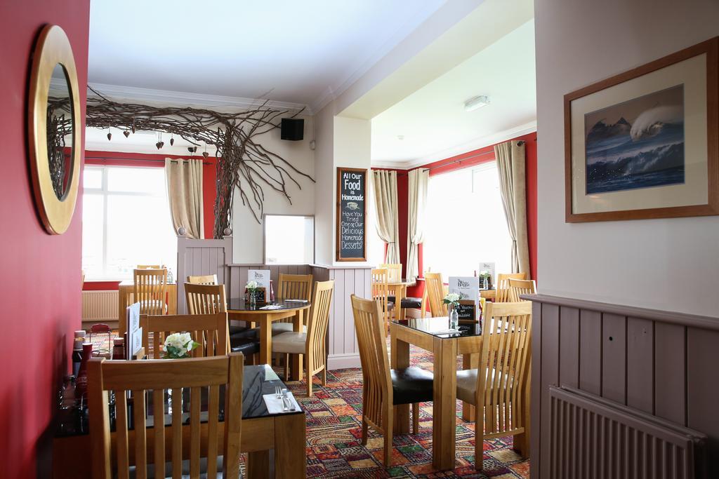 The White House Inn - Уитби Екстериор снимка