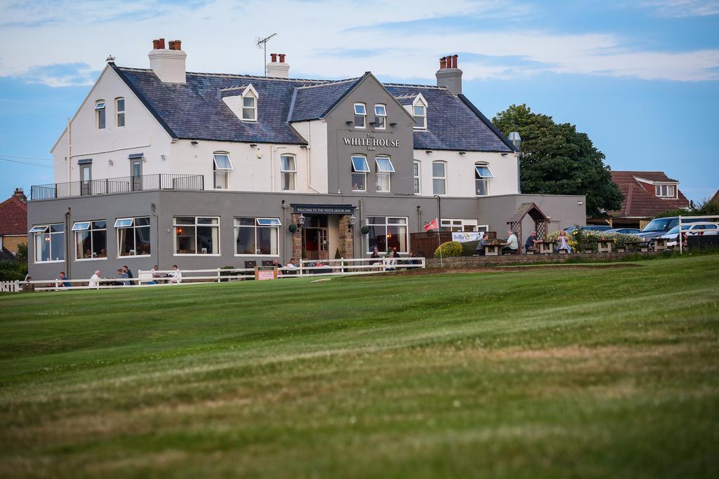 The White House Inn - Уитби Екстериор снимка