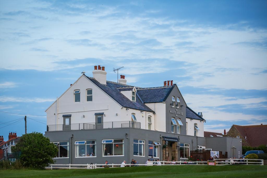 The White House Inn - Уитби Екстериор снимка